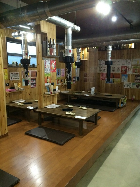 カップル・ファミリー、宴会など入りやすいお店です。