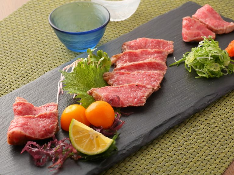 美味しい料理とお酒を堪能できる、ゆったりとした空間