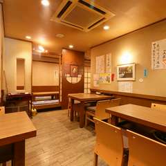 コースもお鍋も和洋折衷料理も、さまざまなメニューが揃う店