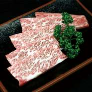黒毛和牛特上カルビ
