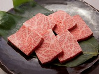 お肉の質を上げて冷麺もついて豪華に!!
その他、御予算に合わせてカスタマイズ可能。