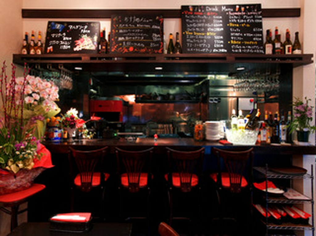 こだわりの食材を使ったお料理を、リラックスしてお愉しみ下さい