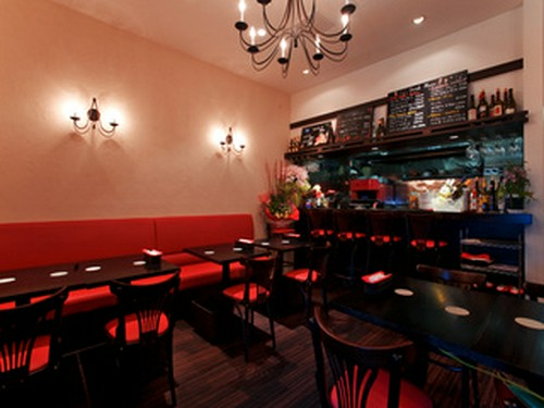 オシャレな雰囲気に包まれた店内でおくつろぎ下さい