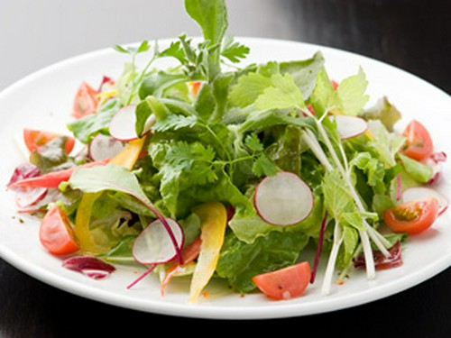 12種類の野菜のサラダ