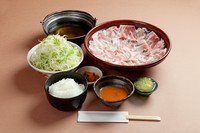 たっぷり打ち野菜　ご飯　香の物　柚子胡椒　叩き梅　自家製胡麻ダレ