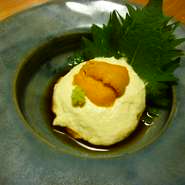 大切なお友達との女子会には、見た目も楽しめる、美味しい料理を。
お肌にも、健康にも、心にも響きます。

個室も完備していますので、ゆっくりお食事を楽しみながらガールズトークに華を咲かせてください。