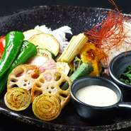 季節の焼き野菜のバーニャカウダ