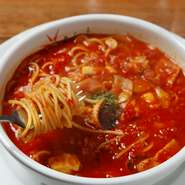 ニンニク＆トマトのスープ仕立てのスパゲティ