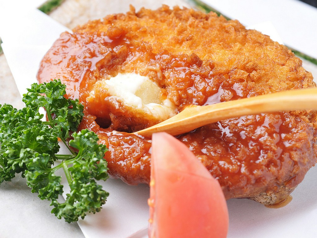 女性にオススメ。今までに食べた事のないような和風コロッケ