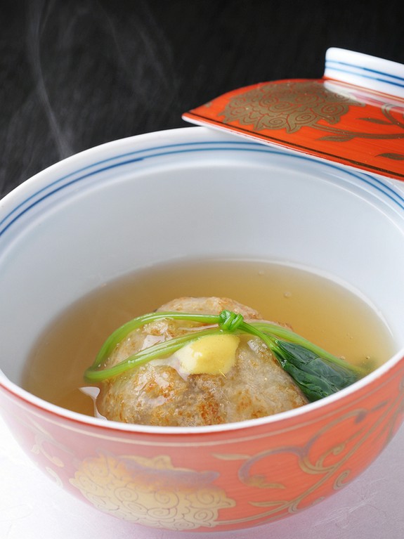 これぞ割烹料理!!　まぐろ節ベースの出汁は上品な味です。