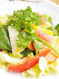 色鮮やかな旬の野菜には大地の恵みが凝縮。