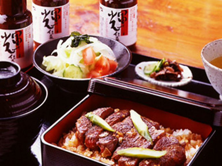 伊予麦酒牛ヒレステーキ重