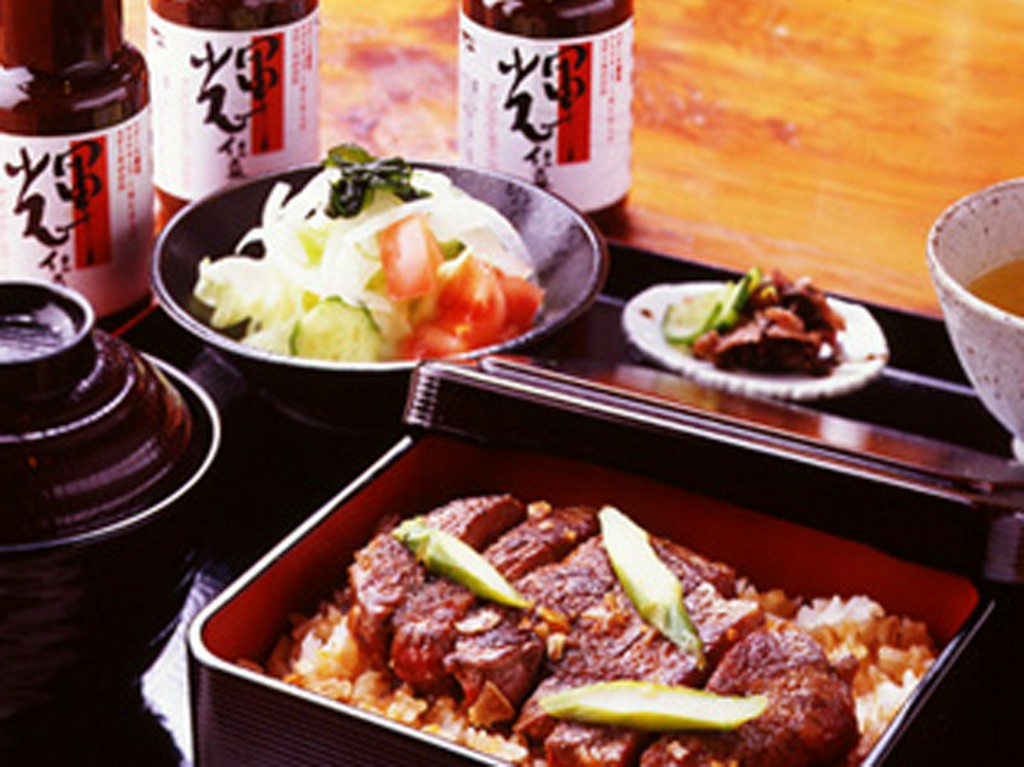 伊予麦酒牛ヒレステーキ重