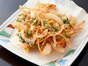 お酒の肴にぴったりの『小海老のかき揚げ』