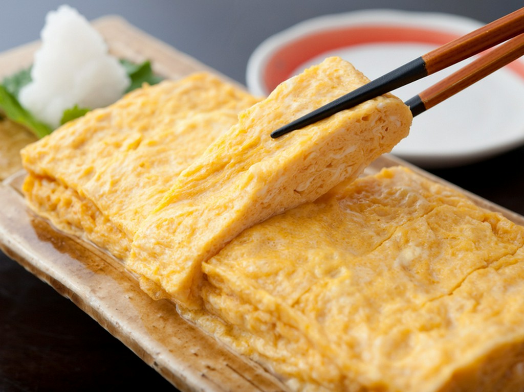 注文を受けてから焼き上げる『だし巻き』