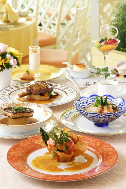 ホテルディナー招待券 横浜ベイホテル東急 クイーンアリス