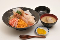 生うに・いくら・いか・かに・ほたて・ボタンエビ