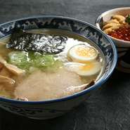 自家製いくら・生うに・いか・かにの中から3つ選んでください！