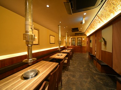 ワンランク上の落ち着いた雰囲気。大人のためのリッチな焼肉空間