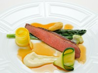 プティスープ・オードヴル・魚料理　・　肉料理　・デザート・パン・コーヒーor紅茶

［キャンセルポリシー］
ご来店当日のキャンセルはご事情に関わらず全額キャンセル料が発生いたします。