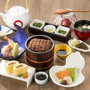 ミニひつまぶしに季節のミニ天ぷら・お刺身2種・茶わん蒸し・鰻と昆布の山椒煮・小鉢がセットになった空港店限定御膳です。
※写真はイメージです。
※内容は季節によって変更になります。
