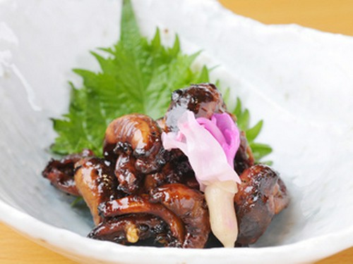 肝のほろ苦さと、たれの程よい甘さが見事に調和した『肝焼き』