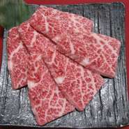 鎌倉、藤沢でお誕生日パーティーなら焼肉羅生門で決まり!!お誕生日当日にパーティーを開いてくれたグループの皆様にデザートまたは上カルビ一皿をプレゼント。利用の際は身分証などをご提示ください。