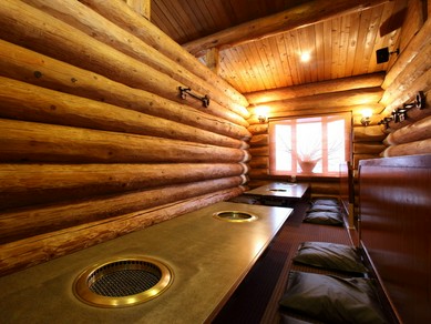 ゆっくりくつろげる個室もご用意!!（6名様〜）