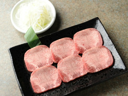 こわだりの牛タンを塩味でご堪能ください