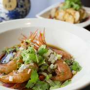 料理も雰囲気も大事にしたい女子の集まりにおすすめです。明るくオシャレな店内で、本格中華とおしゃべりを楽しめます。