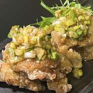 テビチ唐揚げ　香港海鮮ソース