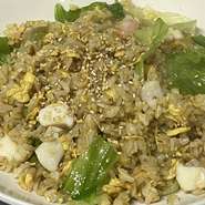 海老イカ海鮮黒胡椒炒飯