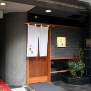 一歩足を踏み入れると凛としながらも温かい雰囲気が伝わってくる
