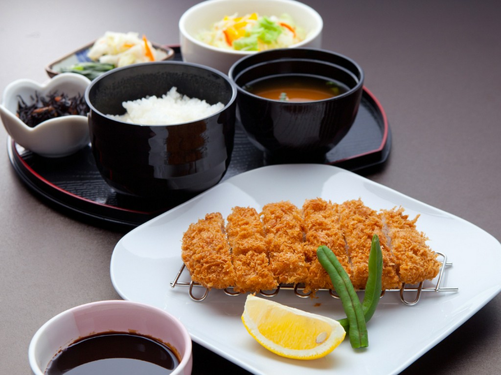 とんかつ定食