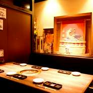 個室でゆったり食事も楽しめます。仕切りを外せば最大20名までOK