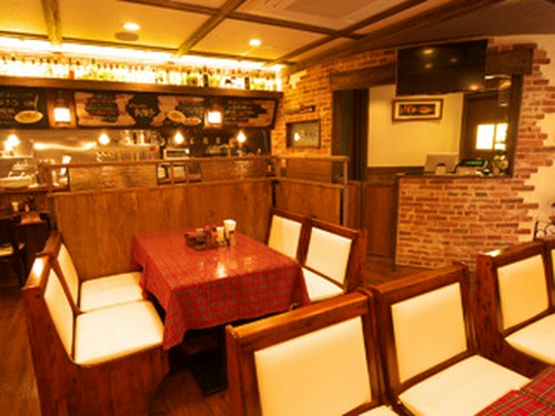 温かみを感じる店内は、つい時間を忘れてしまう程落ち着きます。