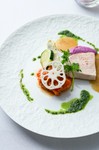漁港直送の魚介を使った特製スープドポワソンがおすすめのコースです。 記念日、お祝い、ご両家顔合わせなどに記憶に残るランチタイムをお過ごし下さい。