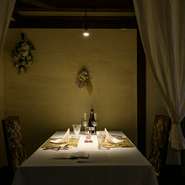 半個室風で2名様でのご利用におすすめ。記念日にお使いください。