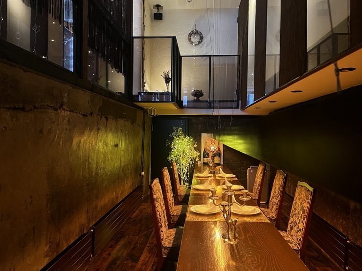 Weekday-only dinner/farewell/welcome party with free drinks: 8000 yen. Includes free drinks and use of a semi-basement private seating area.