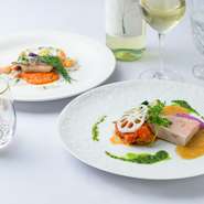 ※ディナータイムは別途サービス料10％を頂戴しておりますのでご了承ください。
※落ち着いた席をご用意いたします。