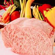 ★御宴会にピッタリな2時間飲み放題（LO1:45）付きのお得なコースです！
★使用するお肉は勿論A5BMS10以上のプレミアム黒毛和牛！