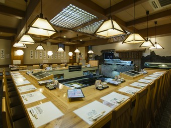 生簀の活魚や郷土料理に舌鼓！　大切な人とゆったりと過ごせる店