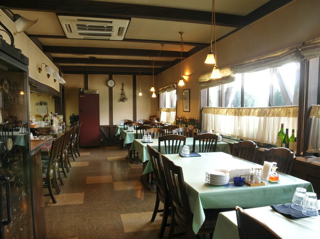 お料理同様、気取りのない、普段着のおしゃれ感が魅力