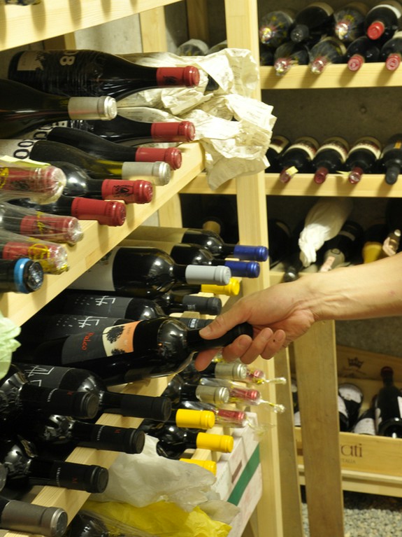 暑い季節は、白、スパークリング系がおススメ