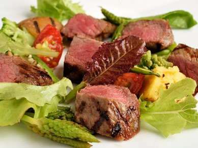 ※要予約　「飛騨牛もも肉のタリアータ　季節の野菜と一緒に」