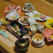 ※詳細はお気軽にお問い合わせください。
※季節や当日の仕入れなどにより内容が変わることがあります。
※こちらのコースでは特別室をご利用いただくことができます。
※写真は、イメージ写真です。