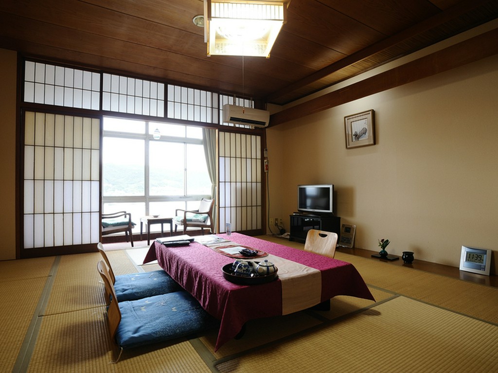 全室オーシャンビューの客室で、美しい景色を眺めながら堪能