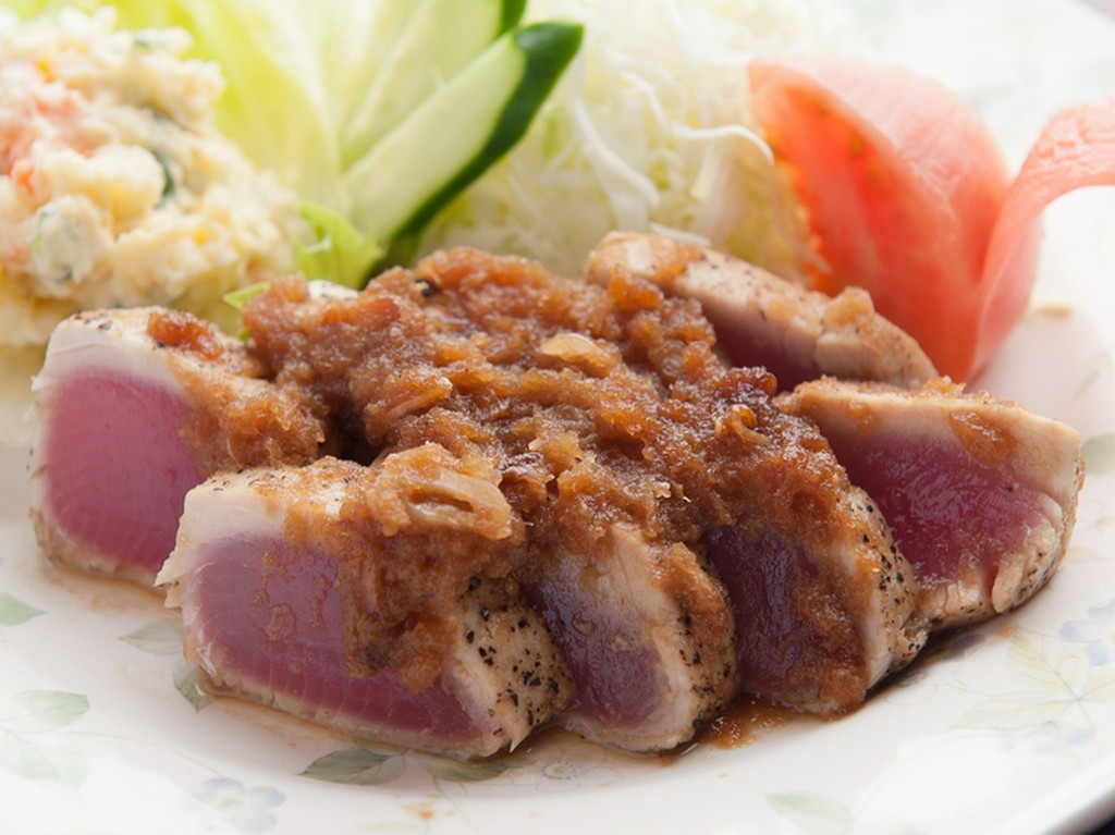 ビンチョウまぐろステーキ　自家製タレかけ