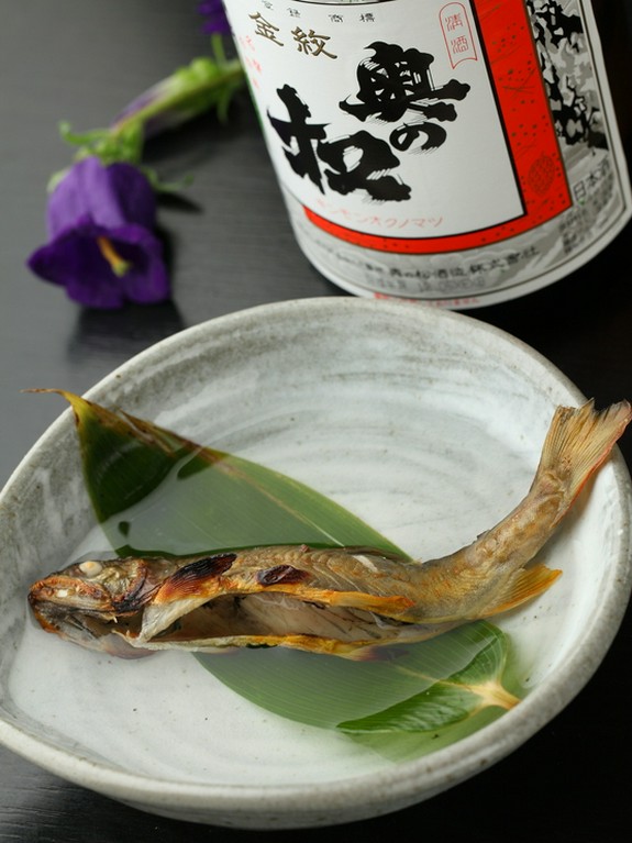 魚のエキスたっぷりの骨酒