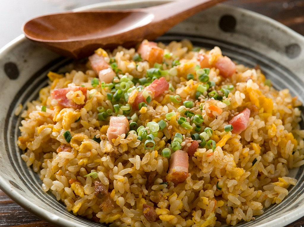 常連さんは皆これをオーダーするらしい　『あじと風やきめし』